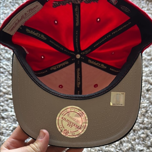 Toronto Rapters Red and black SnapBack hat - Picture 3 of 4